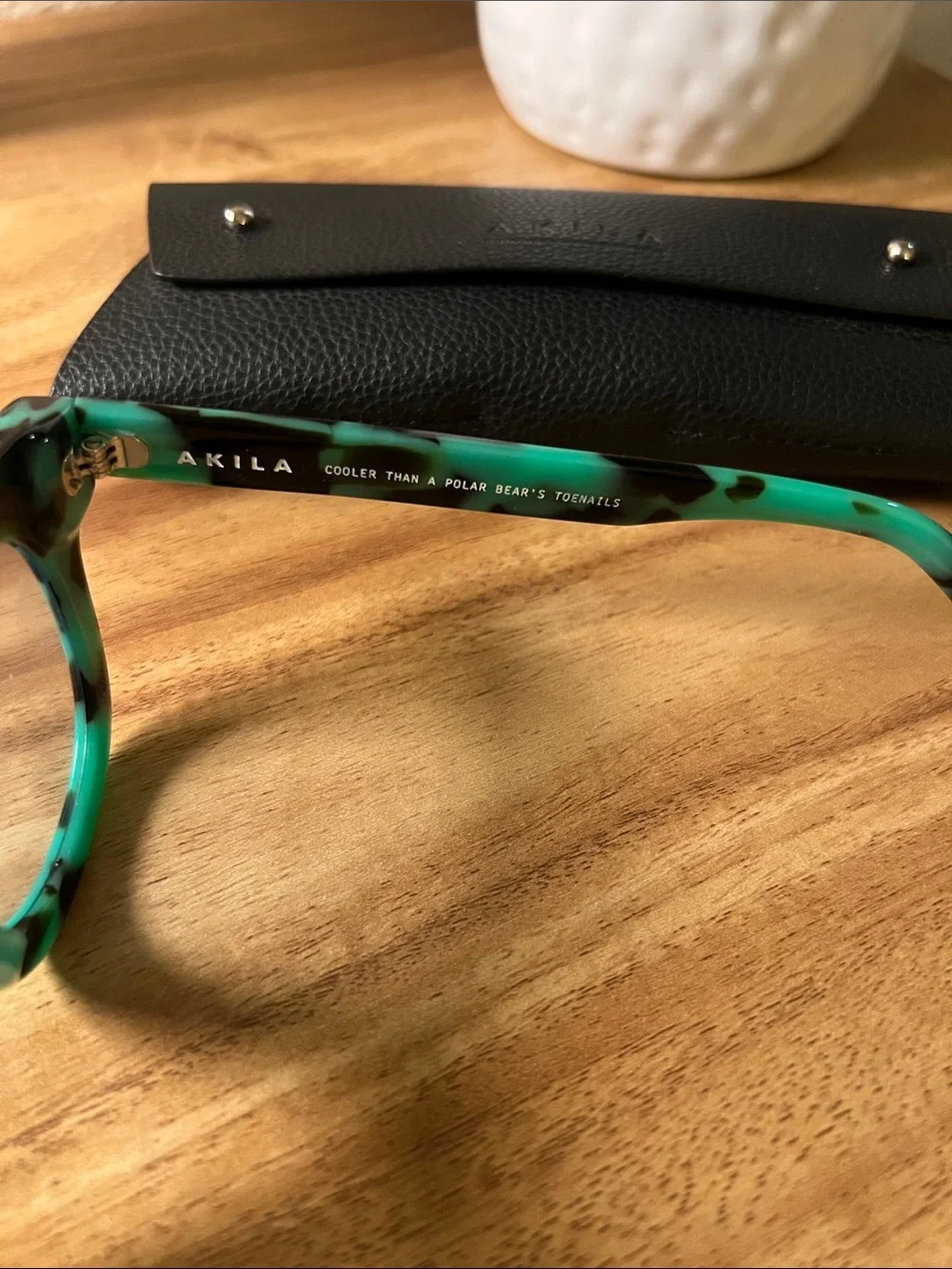 Akila Green Tortoiseshell sunglasses / lightly tinted